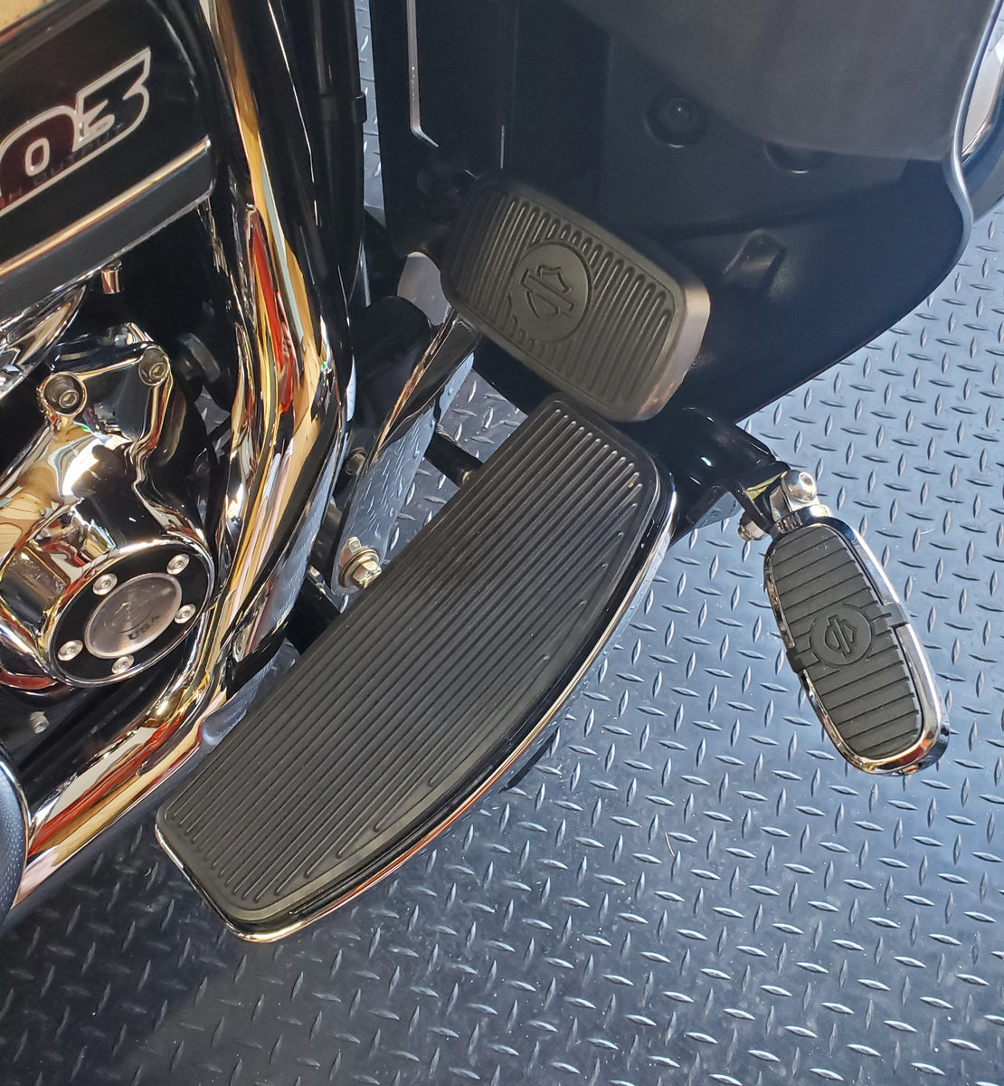 Mounting highway pegs harley best sale